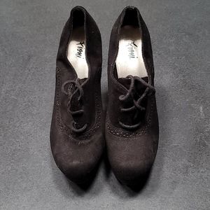 8.5 black felt heels